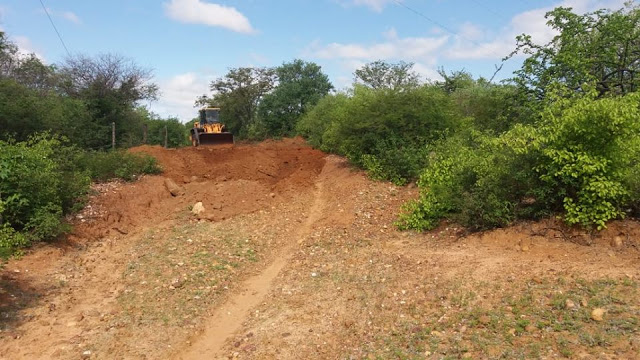 Livramento: Prefeitura realiza obras de manutenção das estradas vicinais do Distrito de Itanagé