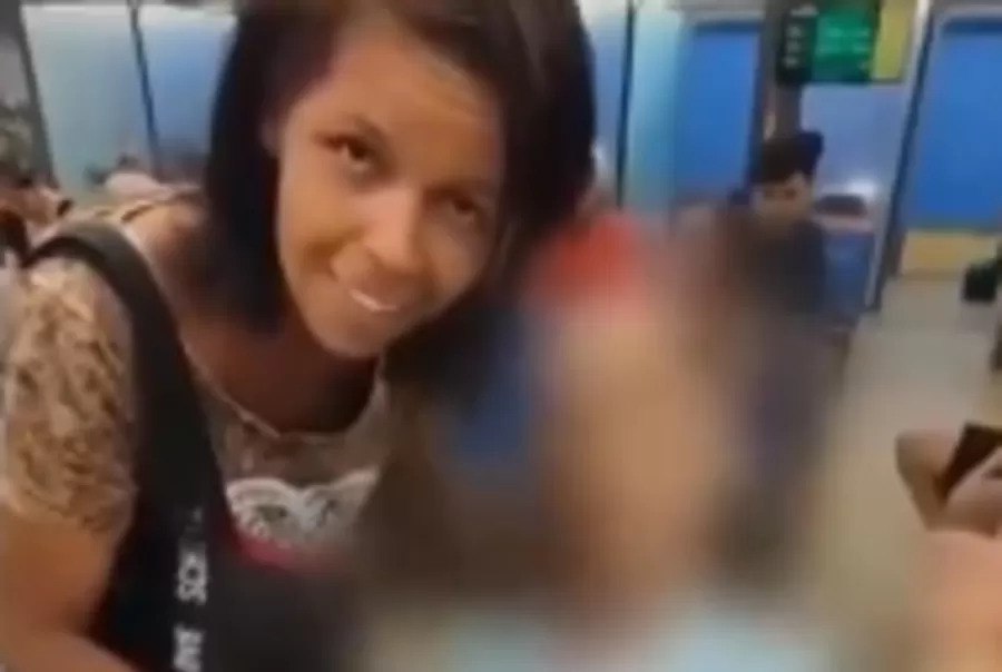 Mulher leva tio morto em cadeira de rodas para sacar empréstimo de R$ 17 mil