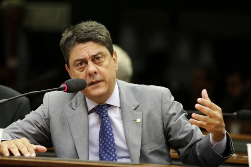 PT vai lançar pré-candidatura de Lula no dia 27, diz deputado após visita