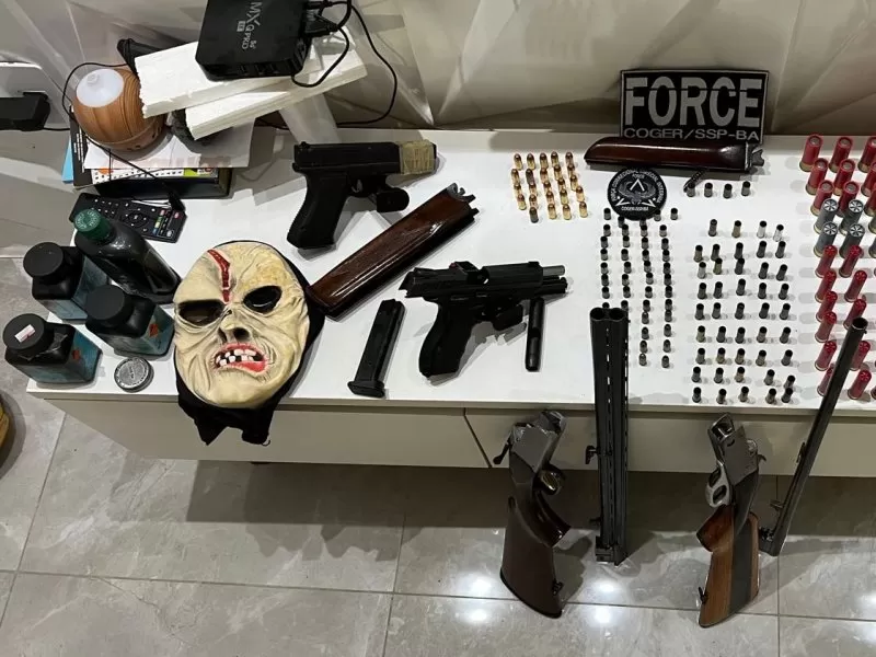 Três PMs são presos investigados por formação de grupo de extermínio na Bahia