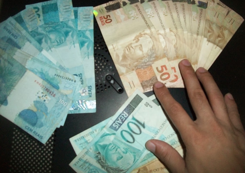 Salário mínimo deve ficar abaixo dos R$ 1.006 aprovados no Orçamento de 2019