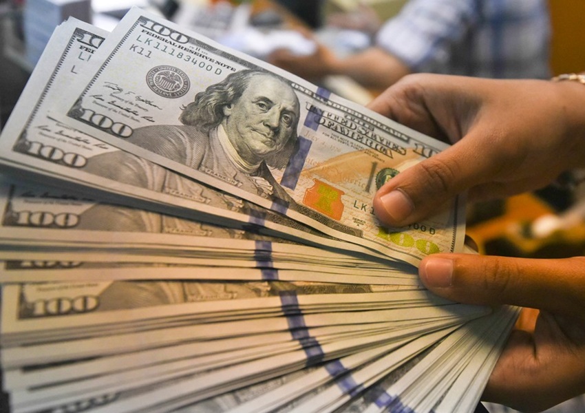 Dólar sobe para R$ 5,39 e bolsa cai 3,35% após discurso de Lula