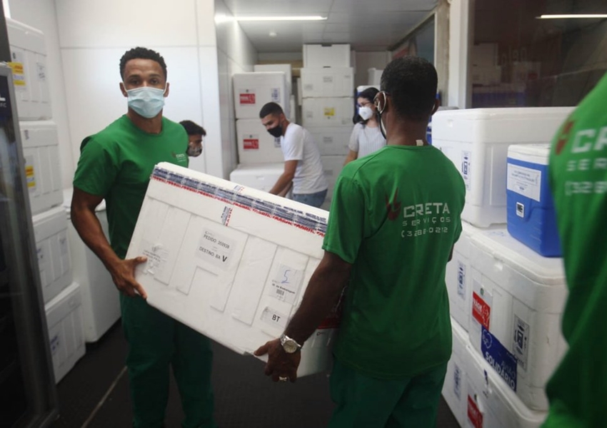 Bahia vai receber mais de 297 mil doses de vacinas contra Covid-19 na madrugada de terça-feira