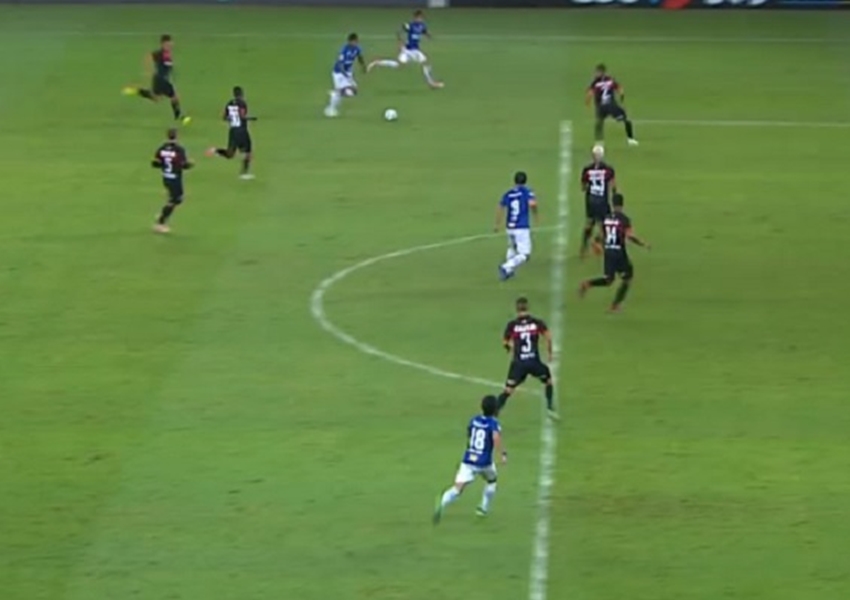 Vitória é derrotado por 3 a 0 pelo Cruzeiro e fica mais próximo da Série B