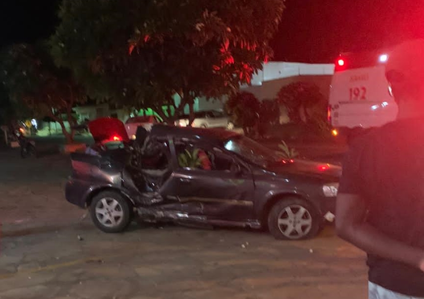 Livramento: Carro colide contra árvore e deixa motorista ferido; veja vídeo