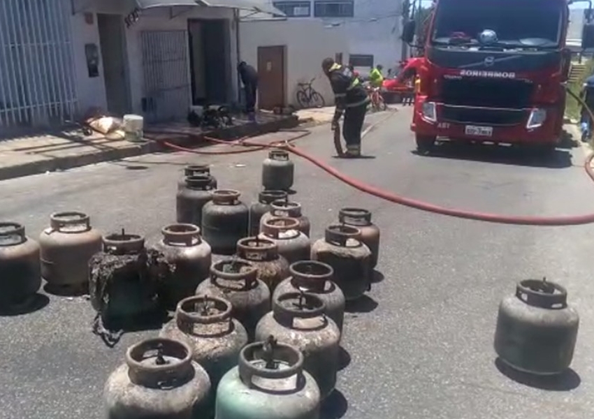 Incêndio atinge fábrica de biscoitos e deixa duas pessoas feridas em Conquista