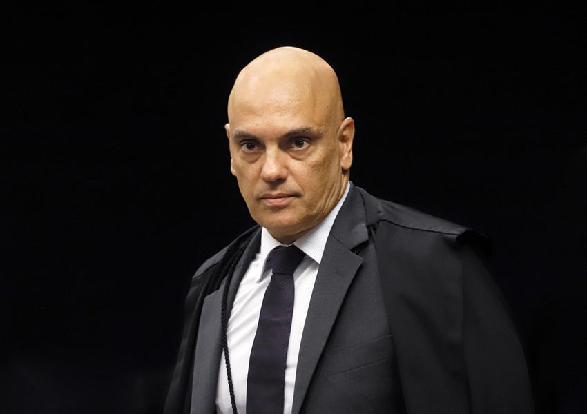 Moraes determina bloqueio de todas as contas de Silveira