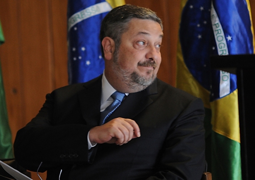 Acusações feitas por Palocci foram baseadas em pesquisas da internet, diz PF
