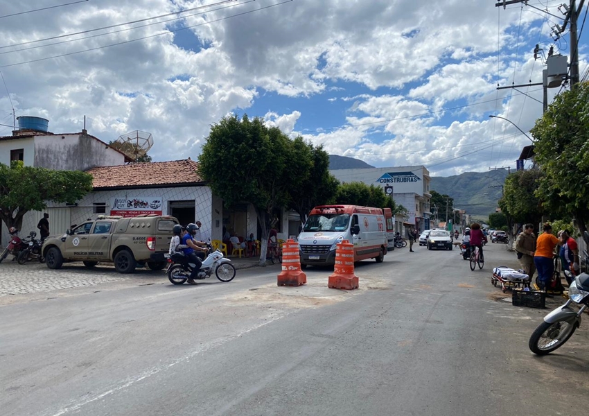 Motociclista fica ferido após colidir na traseira de veículo em Livramento de Nossa Senhora