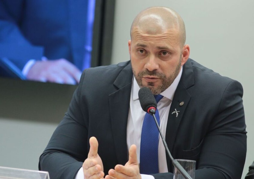 Alexandre de Moraes determina prisão domiciliar para Daniel Silveira