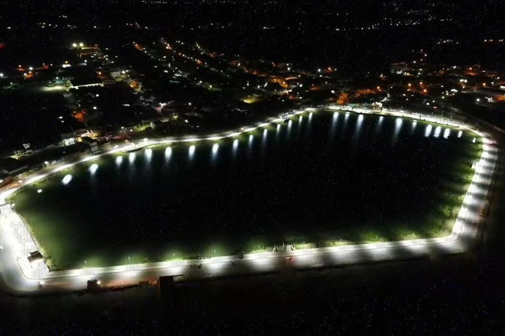 Livramento: Lagoa Pau de Colher brilha em teste de Iluminação