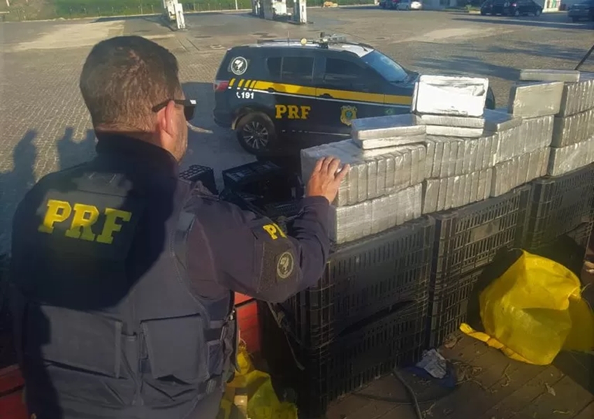 Brumado: Homem é preso com 110 kg de cocaína escondidos dentro de caminhão