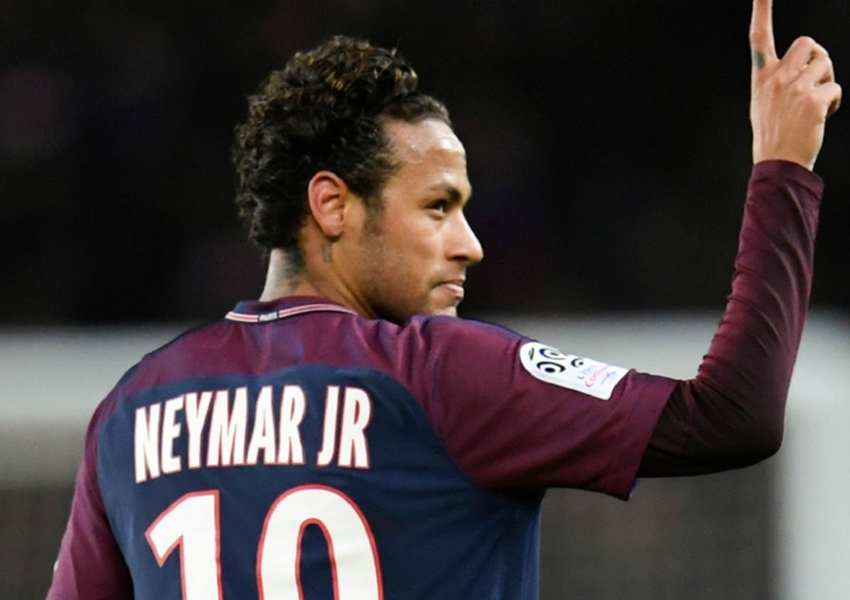 PSG manda comitiva ao Brasil para garantir Neymar no clube