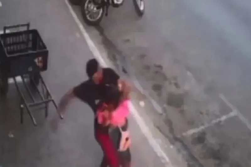 Jovem é esfaqueada pelo companheiro em via pública de Brumado
