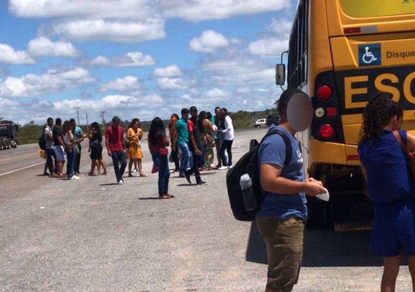 Ourolândia: Estudantes perdem prova do Enem após ônibus de prefeitura quebrar