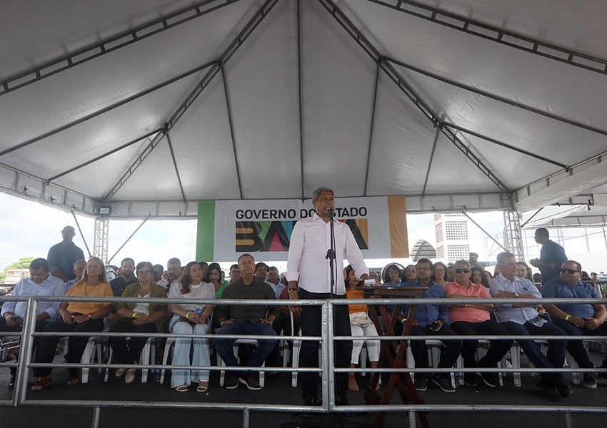 Presidente Dutra: Governador entrega colégio em tempo integral e estádio reformado