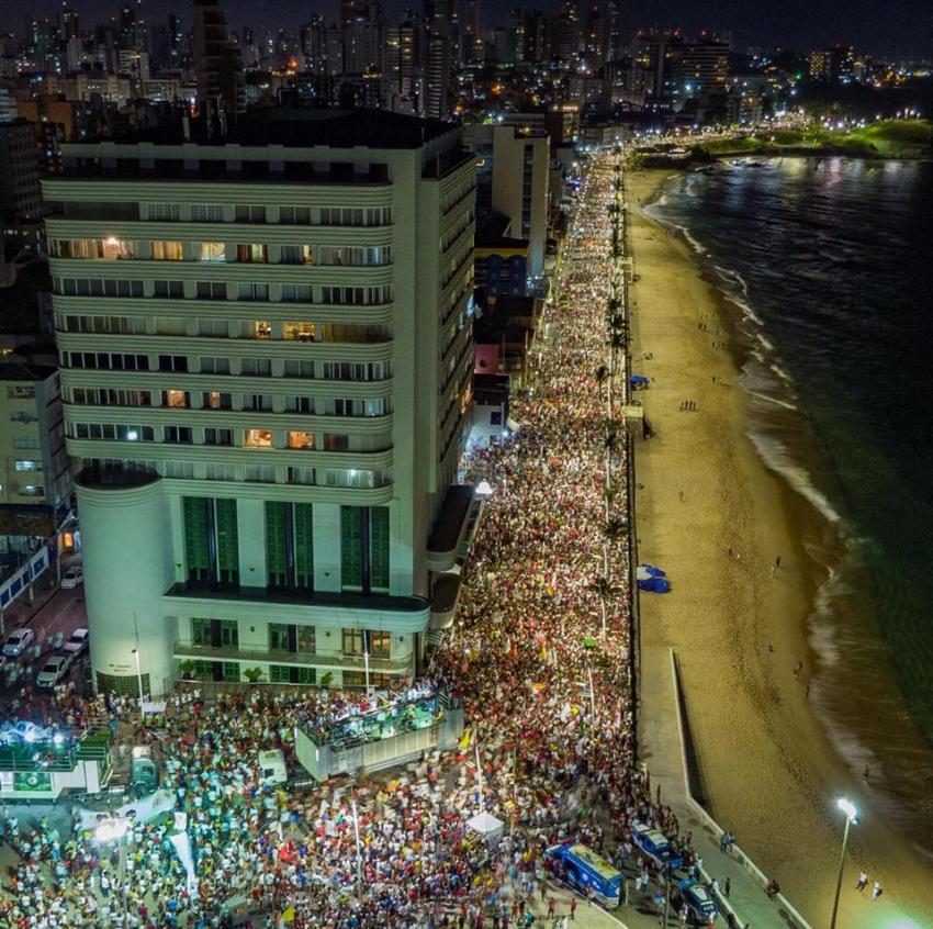 Evento com Haddad reúne 100 mil pessoas em Salvador, dizem organizadores