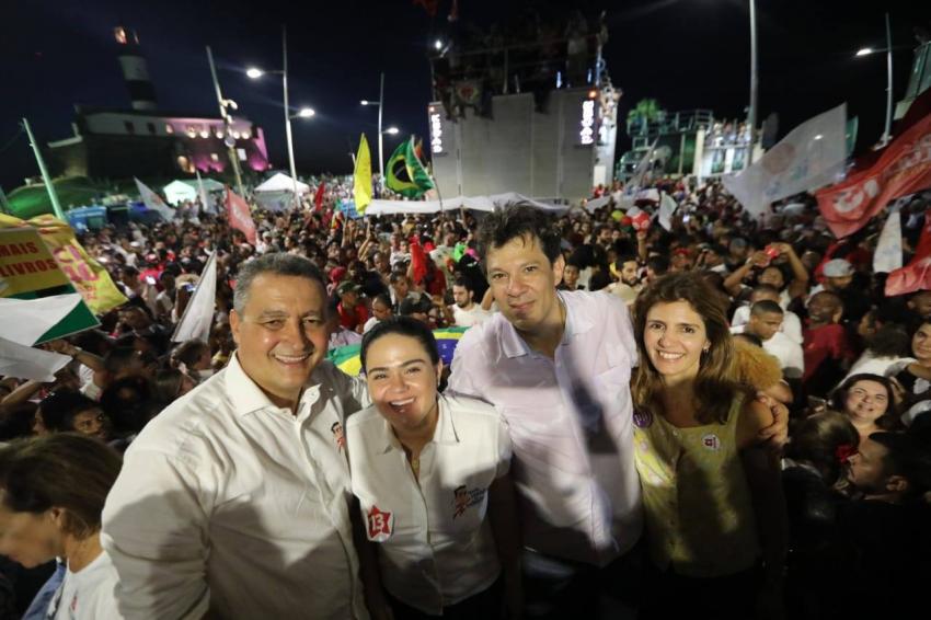 Evento com Haddad reúne 100 mil pessoas em Salvador, dizem organizadores