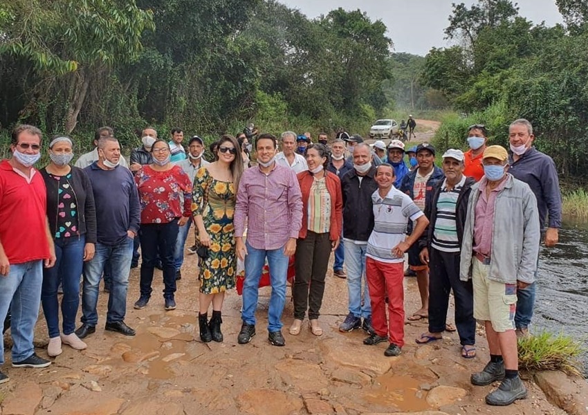 Rio de Contas: Prefeito assina ordem de serviço para construção da ponte do Giló