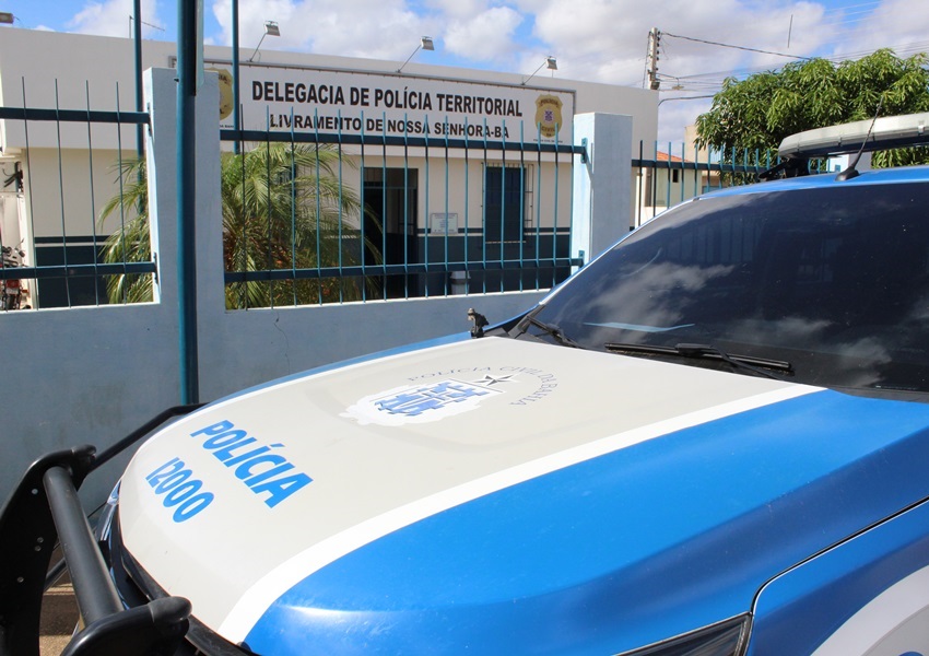 Livramento: Dupla assalta supermercado no centro da cidade