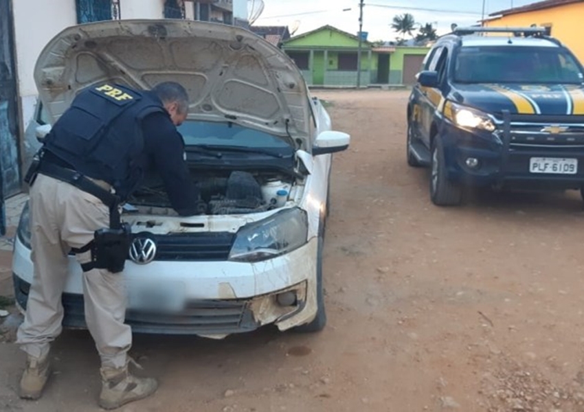 Caminhonete furtada em Contagem (MG) é recuperada pela PRF no município baiano de Mascote