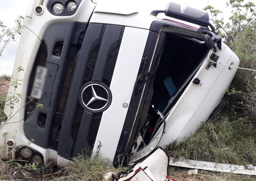 Em 2021, 5 mil pessoas morreram em 64 mil acidentes de carro