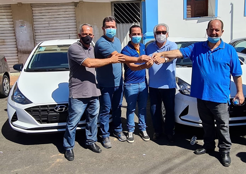 Deputado Marquinho Viana na solenidade de entrega de veículos no município de Ituaçu
