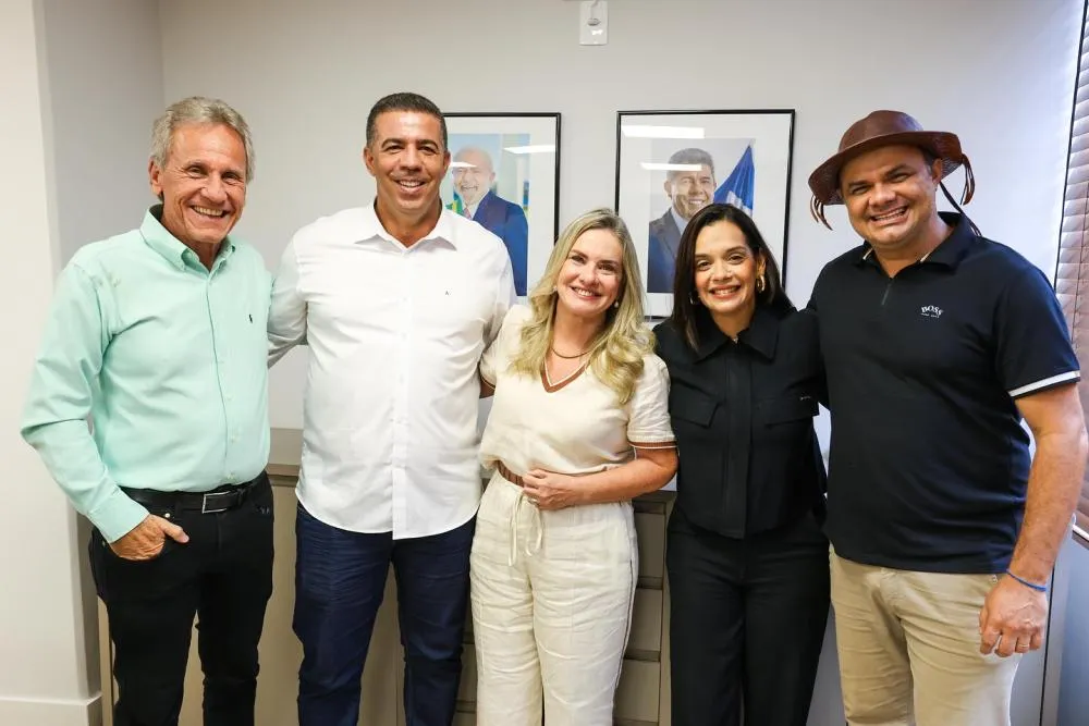 Ivana Bastos reforça parceria com prefeitos e lideranças em articulações por investimentos em infraestrutura