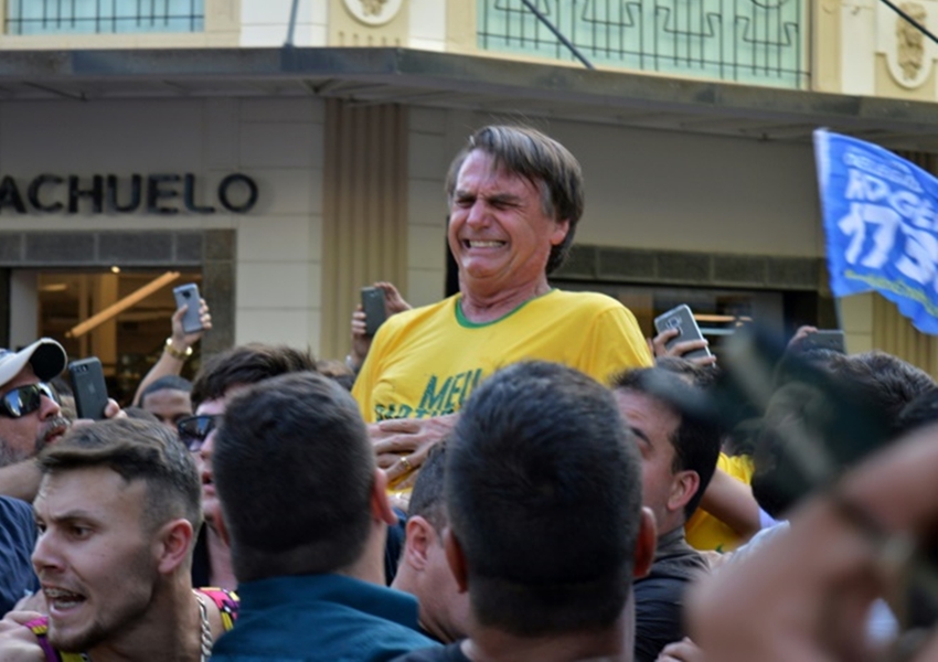 Cirurgia de Bolsonaro dura cinco horas e é ‘bem-sucedida’, diz boletim