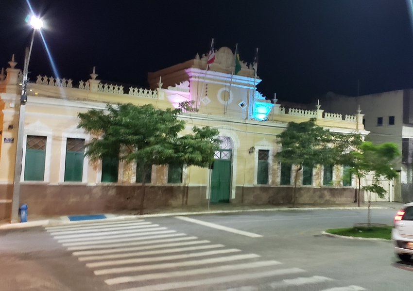  Vitória da Conquista: Decreto mantem reabertura do comércio e aulas municipais suspensas por mais 30 dias
