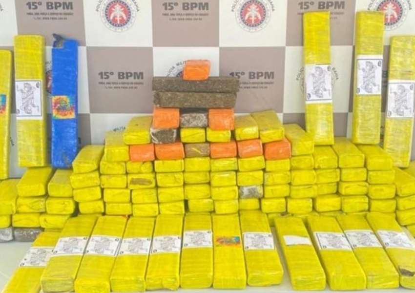 Mala e mochilas são abandonadas no sul da Bahia com 140 kg de maconha