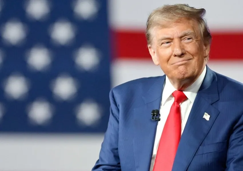 Trump assina tarifa de 50% e considera Brasil ameaça aos EUA