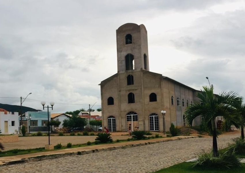 Justiça determina paralisação de atividades de extração em fazenda no Município de Contendas do Sincorá