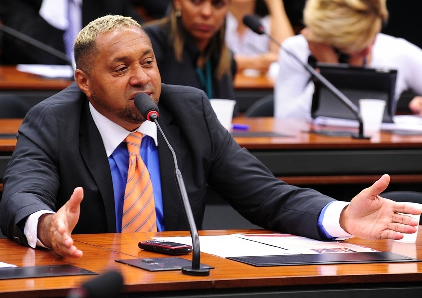 Tiririca faz primeiro discurso na Câmara para dizer que está 'abandonando a vida pública'