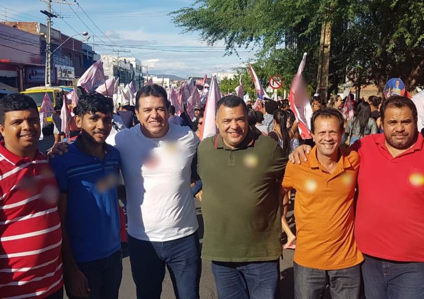 Prefeito de Livramento recepciona Rui Costa em ato de campanha em Brumado