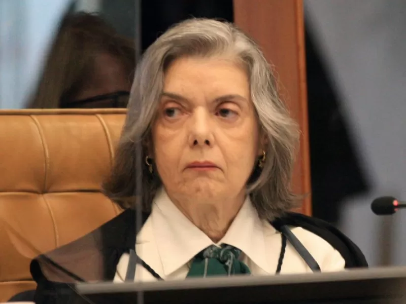 Ministra Cármen Lúcia toma posse na presidência do TSE