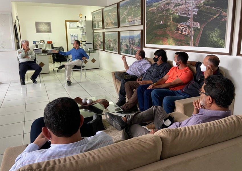 Prefeituras de Ituaçu e Brumado fecham parceria para construção de ponte