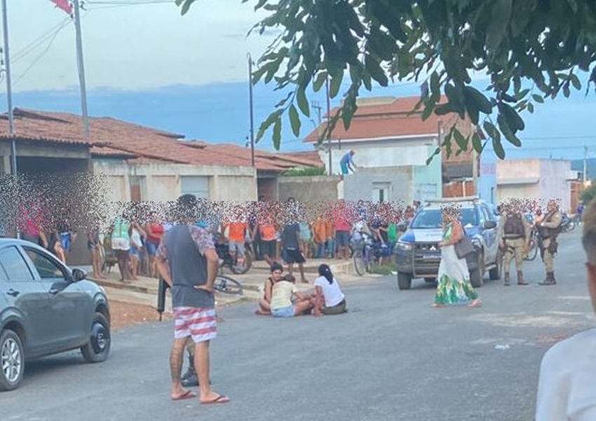 Formosa do Rio Preto: Mulher é morta a tiros na porta de casa