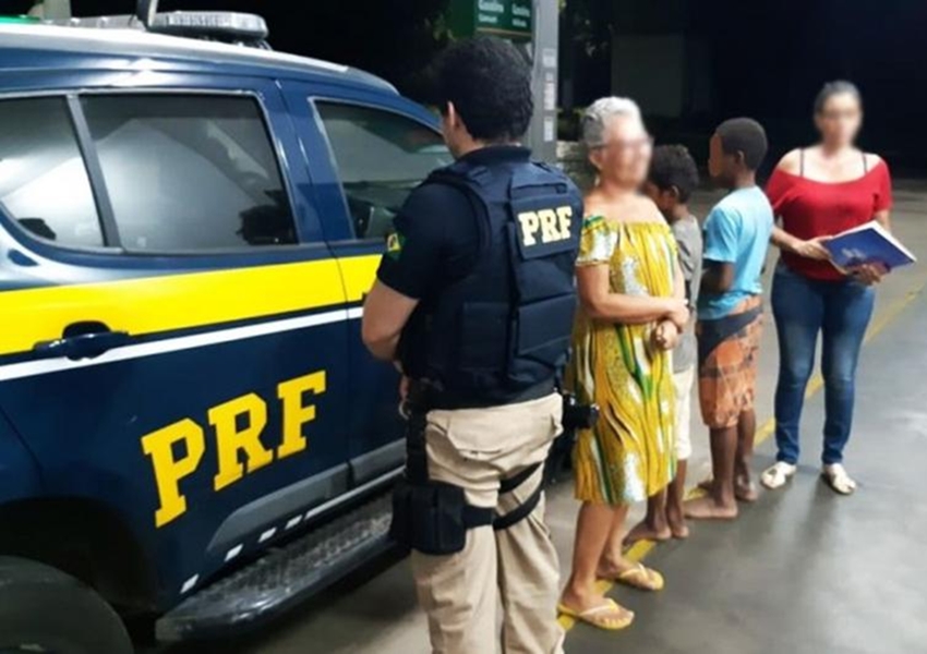 Crianças sobem em caminhão para brincar, dormem, e viajam mais de 160 km na Bahia; meninos se perderam