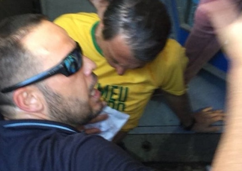 Bolsonaro é levado a hospital após sofrer atentado em MG