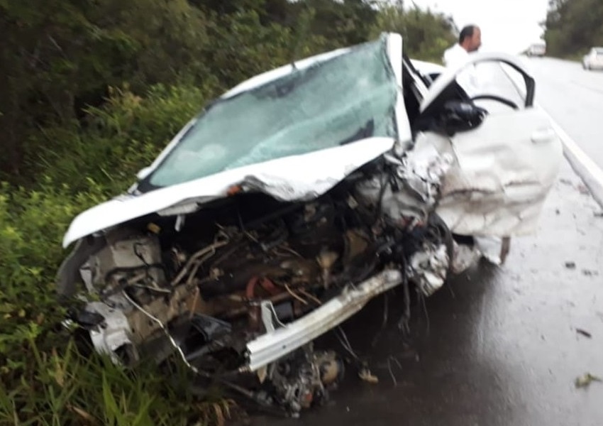 Batida entre carros deixa quatro mortos em rodovia federal da Bahia