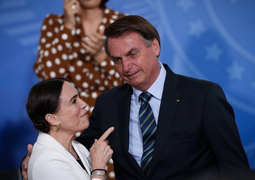 Cúpula de Bolsonaro avalia que Regina Duarte é bomba perto de explodir