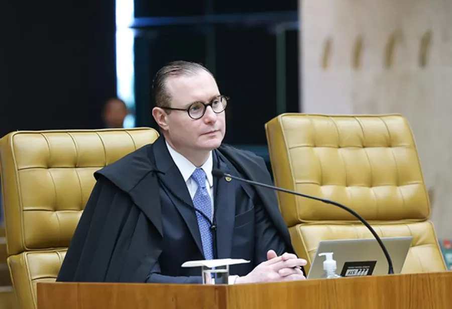 Zanin atende a pedido de Lula e suspende desoneração da folha de empresas e prefeituras
