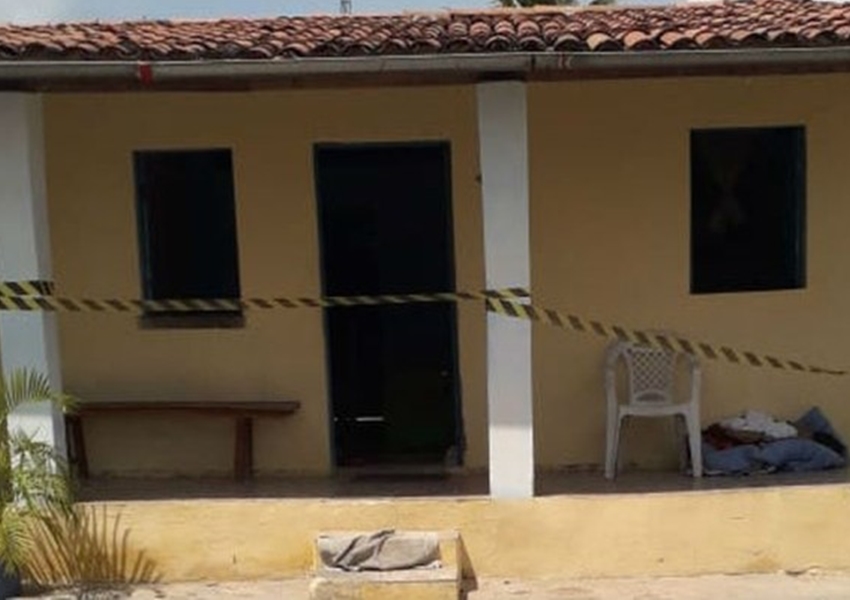 Idosa de 72 anos é morta a facadas dentro de casa; filho confessa e é preso