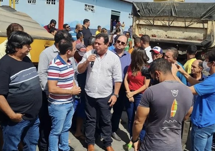 Deputado Marquinho Viana marcou presença no ato de autorização para início de obras em Ituaçu 
