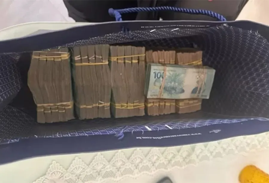 Vereador de Campo Formoso arremessa bolsa com R$ 250 mil durante operação da Polícia Federal