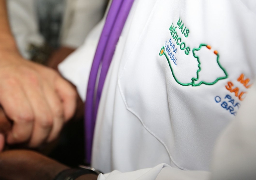 Cuba anuncia retirada de médicos do Brasil após eleição de Bolsonaro