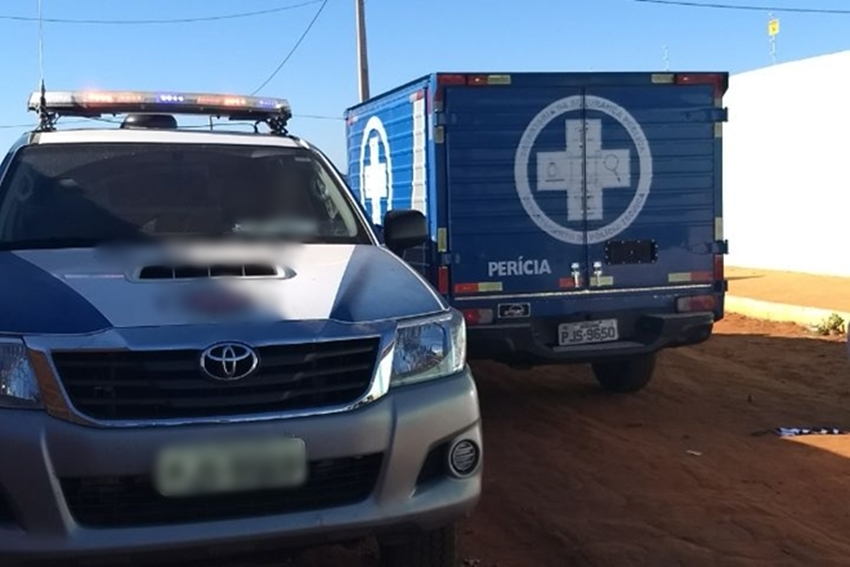 Velório  de jovem é interrompido após IML retirar corpo de caixão para necropsia em Livramento de Nossa Senhora