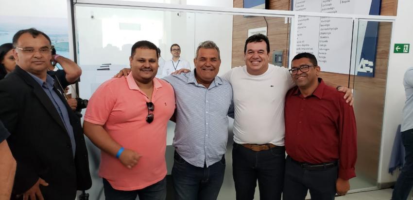 Deputado Marquinho Viana participa com Rui Costa, prefeitos e deputados da inauguração da Policlínica em Conquista
