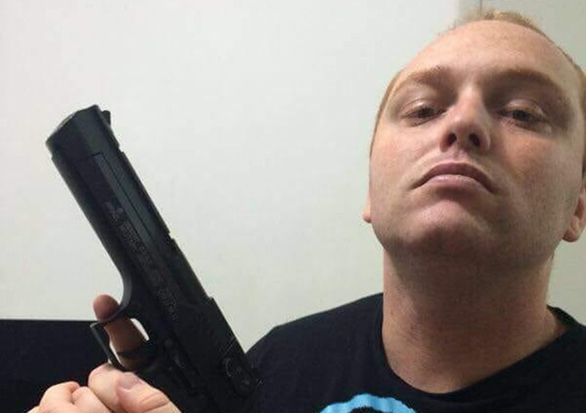 Novas mensagens comprometem militares, ministros e até Bolsonaro, diz hacker